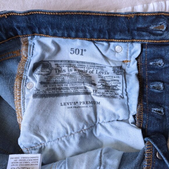 Levi's Premium Women's 501 Crop Jeans Size 26x26 (26x24) Blue Denim Big E 36200 - Picture 6 of 16